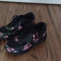 Дамски обувки сникърси на цветя, снимка 3 - Дамски ежедневни обувки - 44369117