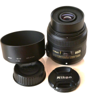 Макро обектив Nikon AF-S DX Micro Nikkor 40mm f/2.8G, снимка 1 - Обективи и филтри - 44803835