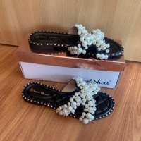 Нови дамски чехли с перли, снимка 2 - Чехли - 41911715