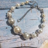 Красива перлена гривна с кристални перли и красиви орнаменти в цвят Сребро , снимка 4 - Гривни - 39069474
