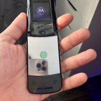 Motorola RAZR2 V9, снимка 4 - Motorola - 39310043