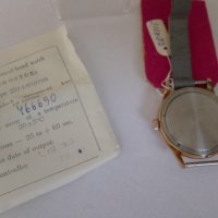Ръчен часовник Восток 18 камака позлатен неизползван произведен през 1988г, снимка 5 - Антикварни и старинни предмети - 41395532