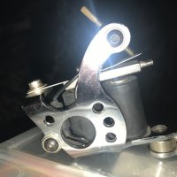 Две хубави машинки за татуиране Tattoo machine , снимка 1 - Комплекти и лотове - 39887501