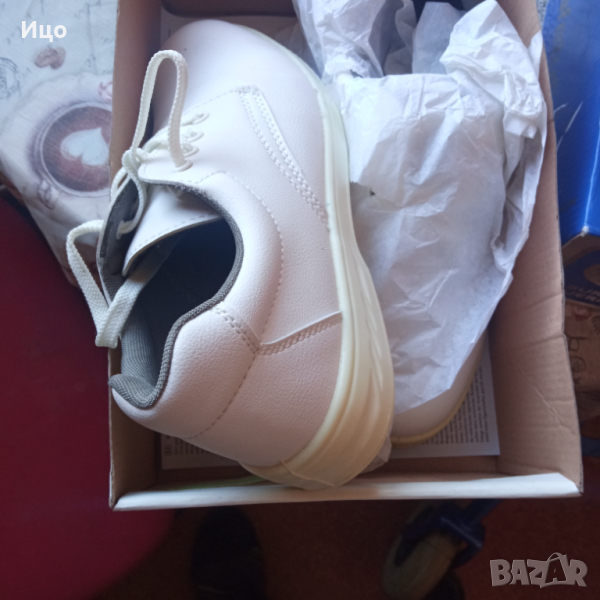 Бели медицински обувки., снимка 1