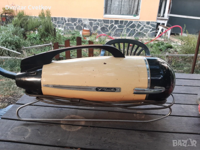 Стара руска прахосмукачка, снимка 1