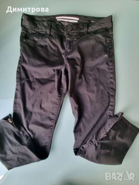 Дамски дънки Guess с апликация на заден джоб, снимка 1