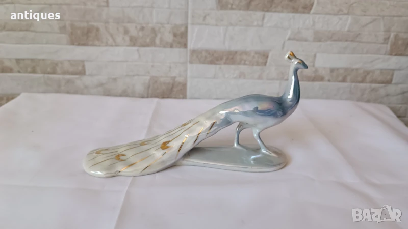 Порцеланова фигура - ПАУН - ИЗИДА - Българско производство, снимка 1