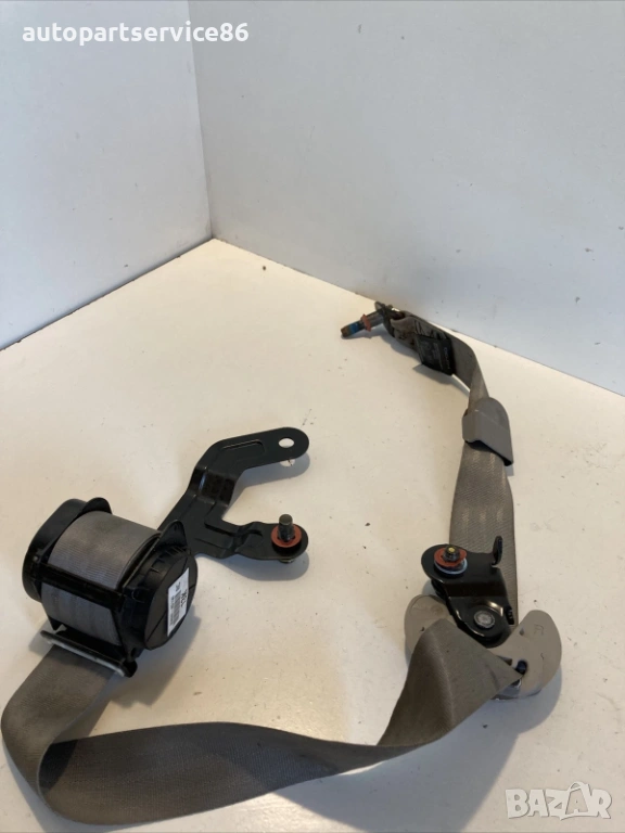 Заден десен предпазен колан ред за KIA Carnival (2006–2012) 89820-4D130, снимка 1