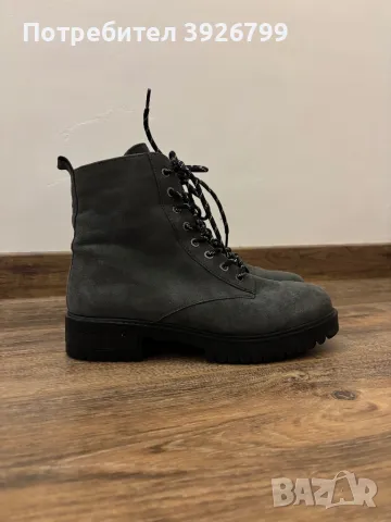 Дамски боти от естествен набук Caprice, снимка 2 - Дамски боти - 47655365