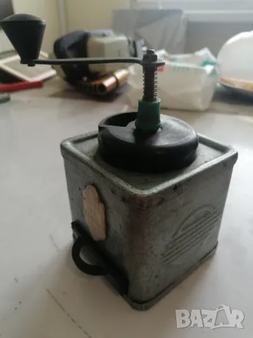 Ретро, мелничка за подправки IAV RESITA, снимка 3 - Антикварни и старинни предмети - 50053539
