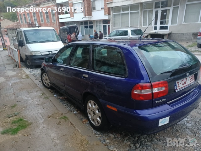 Volvo V40 бензин фабрична газ, снимка 3 - Автомобили и джипове - 53057191