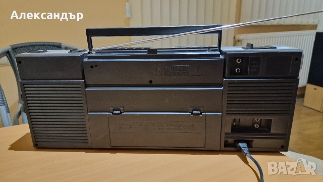 Радио касетофон Philips, снимка 7 - Радиокасетофони, транзистори - 53449233