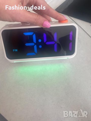 Нов Голям цифров часовник RGB цветен будилник Дом Спалня, снимка 8 - Други стоки за дома - 42310943