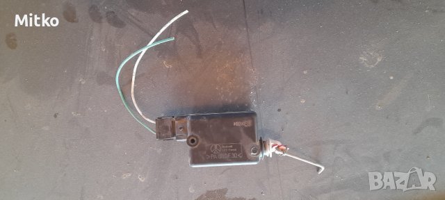 Моторче Централно Заден Капак за Рено Сценик 1998г / Renault Scenic 1998y