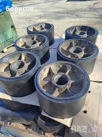 Гумиране на износени ходови колела на верижен трактор , снимка 13 - Селскостопанска техника - 31653915