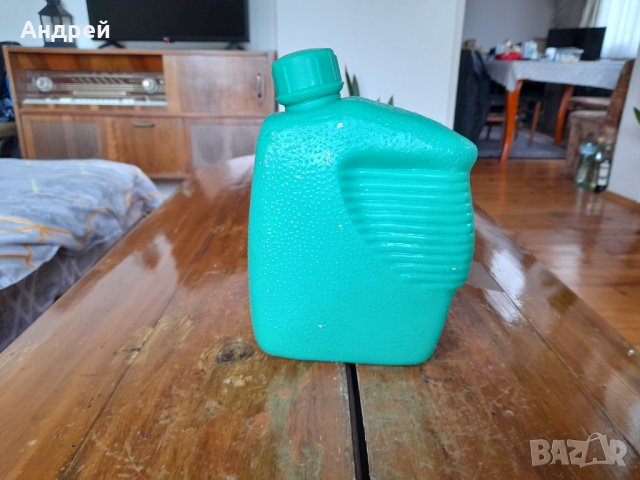 Стара пластмасова туба #4