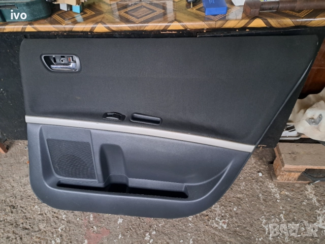 Продавам кори на врати за Тойота Корола Версо 