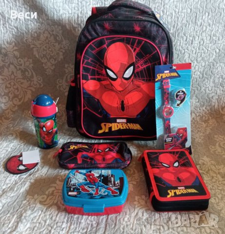 Ученическа раница на Spiderman в комплект с аксесоари 
