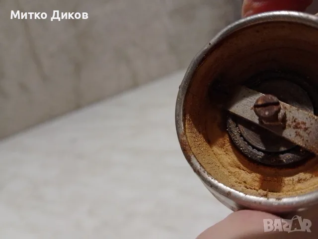 машинка винтидж за смилане на пипер Родина от соца, снимка 5 - Аксесоари за кухня - 56230757