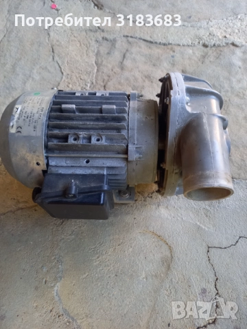 Трифазна помпа , снимка 2 - Водни помпи - 51525880