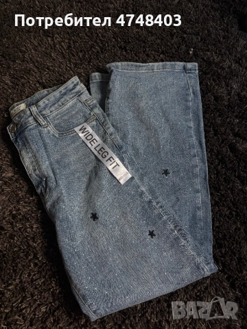 Продавам чисто нови неносени дънки с камъчета и красиви елементи