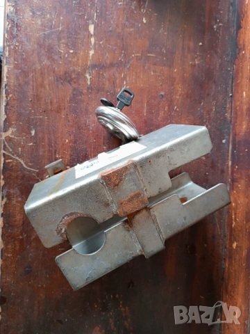 Заключващо устройство за ремаркета и каравани 