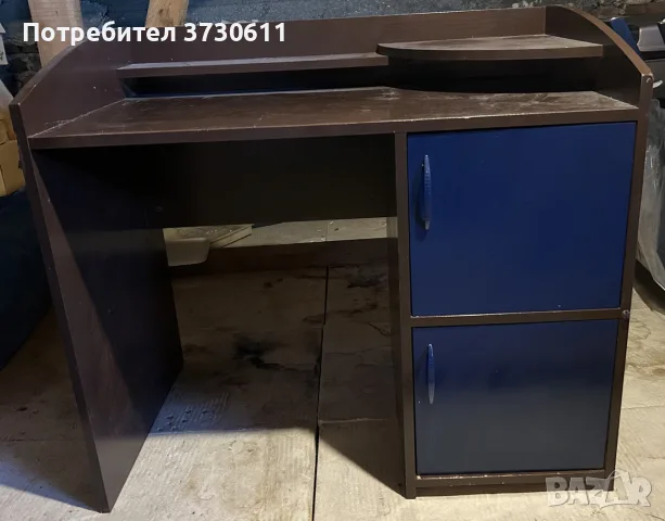 Дървено бюро с вратички, снимка 3 - Бюра - 56350958