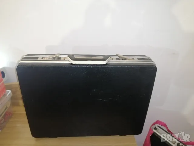 Ретро дипломатическо куфарче от поликарбонат , снимка 2 - Куфари - 49969939