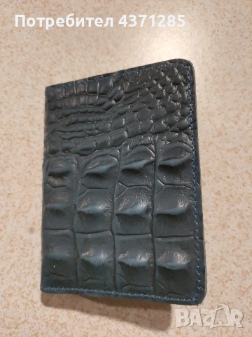 компактен кард холдер с 3 джоба+1 за лични документи 