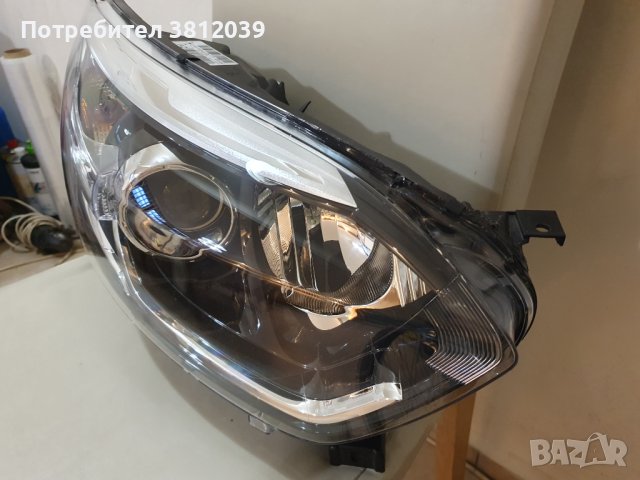 Десен фар за Renault Captur  / Рено Каптюр (2013-2017), снимка 2 - Части - 44318454