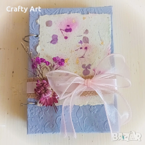 Ръчно изработен албум от рециклирана хартия в лилаво – за 20 снимки (10x15 см), снимка 3 - Декорация за дома - 53823397