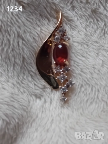 Дизайнерски златен медальон с косите на Венера ръчна изработка, снимка 6 - Колиета, медальони, синджири - 53509957