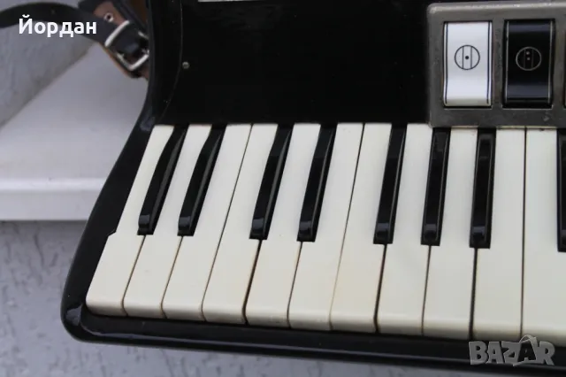 Немски акордеон ''Hohner Arietta IM'' , снимка 9 - Акордеони - 49895220