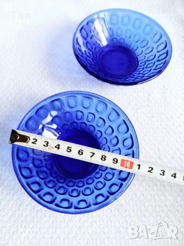 Стъклена посуда в синьо 