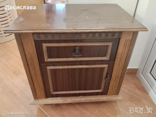 Продавам стари мебели, снимка 10 - Шкафове - 53219201