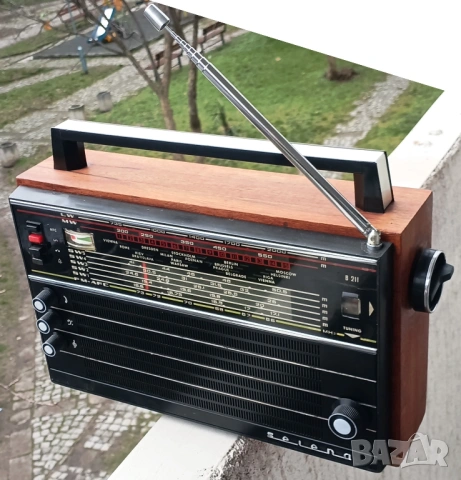 65📻✨ Върни си спомените с реставрираното SELENA B211 – 40 €