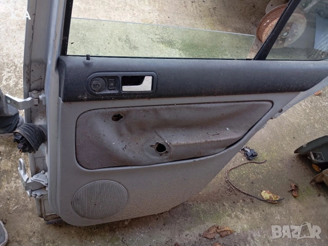 Задна дясна врата VW Golf 4, снимка 5 - Части - 52140559