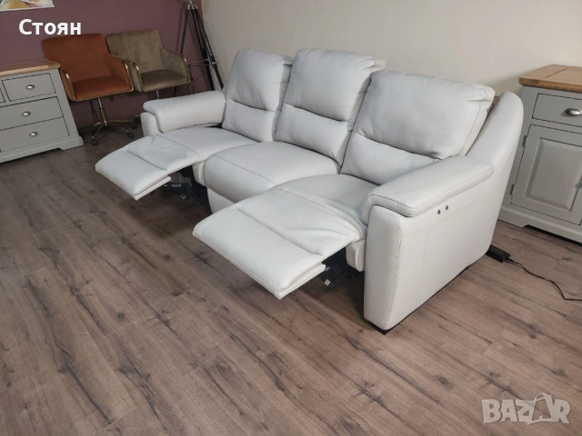 Италиански сив диван тройка Avola с електрически релакс механизъм, снимка 3 - Дивани и мека мебел - 53716857