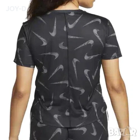 Nike дамска тениска , снимка 2 - Тениски - 53836632