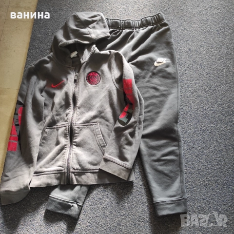 Оригинален спортен екип на nike 137 147