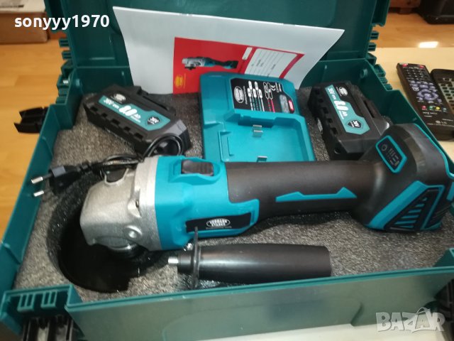 флекс с 2 батерии и зарядно-СИН ЦВЯТ 2610231906, снимка 3 - Куфари с инструменти - 42733960