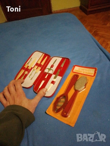 несесер за нокти,несесер за педикюр, несесер за маникюр двата комплекта 