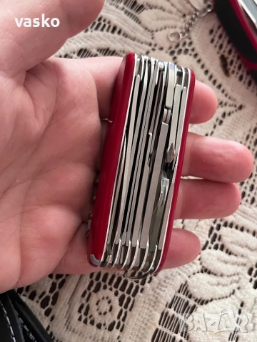 Victorinox Swisschamp-нов, снимка 14 - Ножове - 52519024