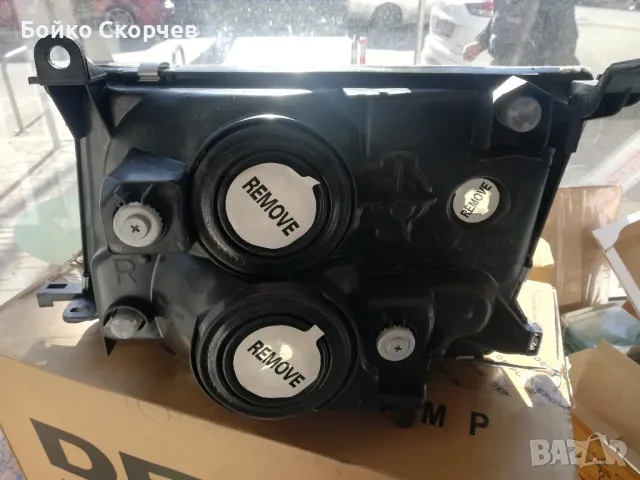 Десен фар за Ланд Крузер 100., снимка 2 - Части - 48403519