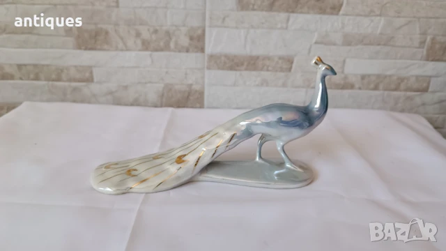 Порцеланова фигура - ПАУН - ИЗИДА - Българско производство, снимка 1