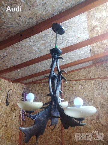 Ръчно изработен таванен полилей от 5 броя еленски рога.  Нестандартен и интересен полилей, който зад, снимка 8 - Полилеи - 42725986