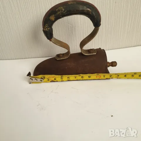 Стара малка желязна ютия волски език, снимка 3 - Антикварни и старинни предмети - 49416246