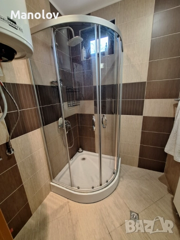 Продава се целият комплект кабина,дъно,душ