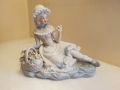 Порцеланова статуетка , снимка 1