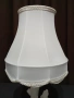 Красива бяла фигурална старинна лампа с абажур, снимка 4